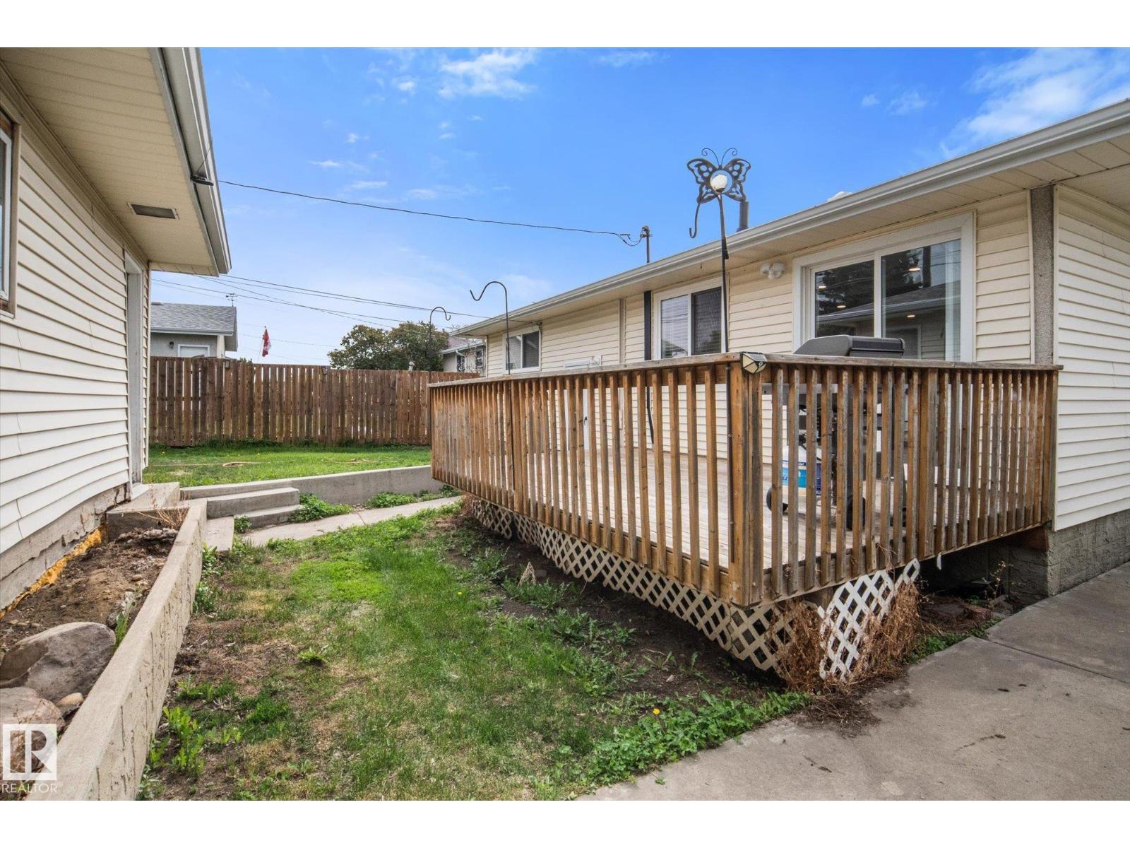 5628 140A AV NW - 33