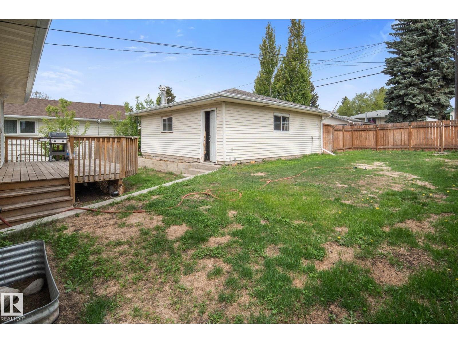 5628 140A AV NW - 32