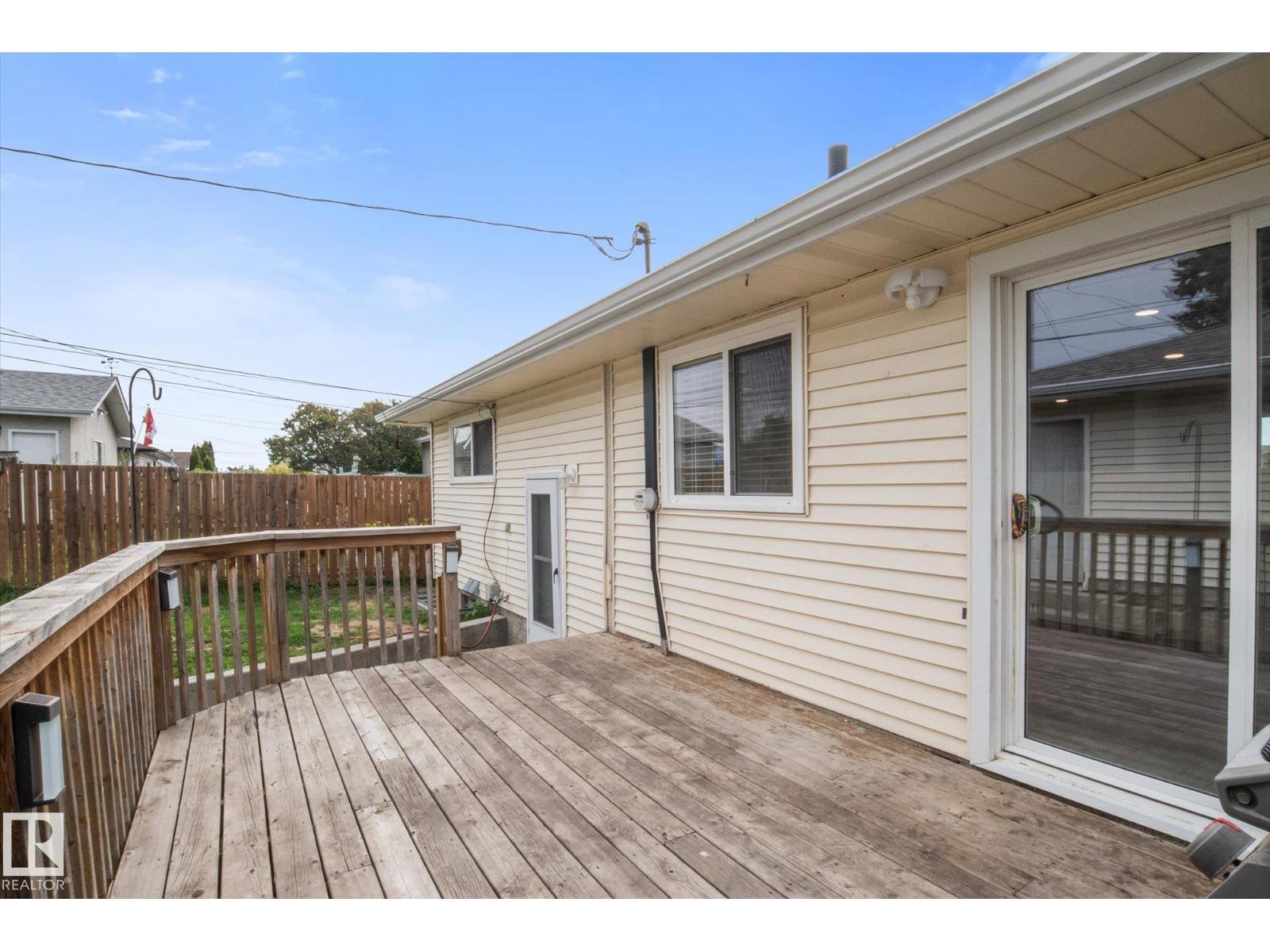 5628 140A AV NW - 31