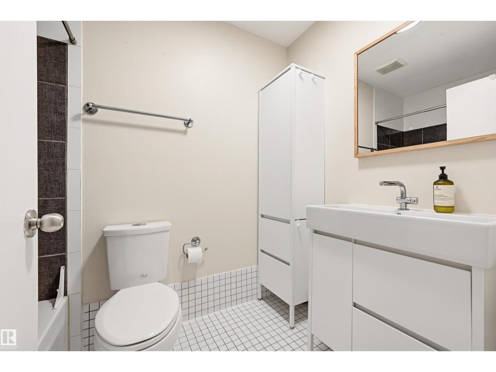 #204 10355 105 ST NW - 17
