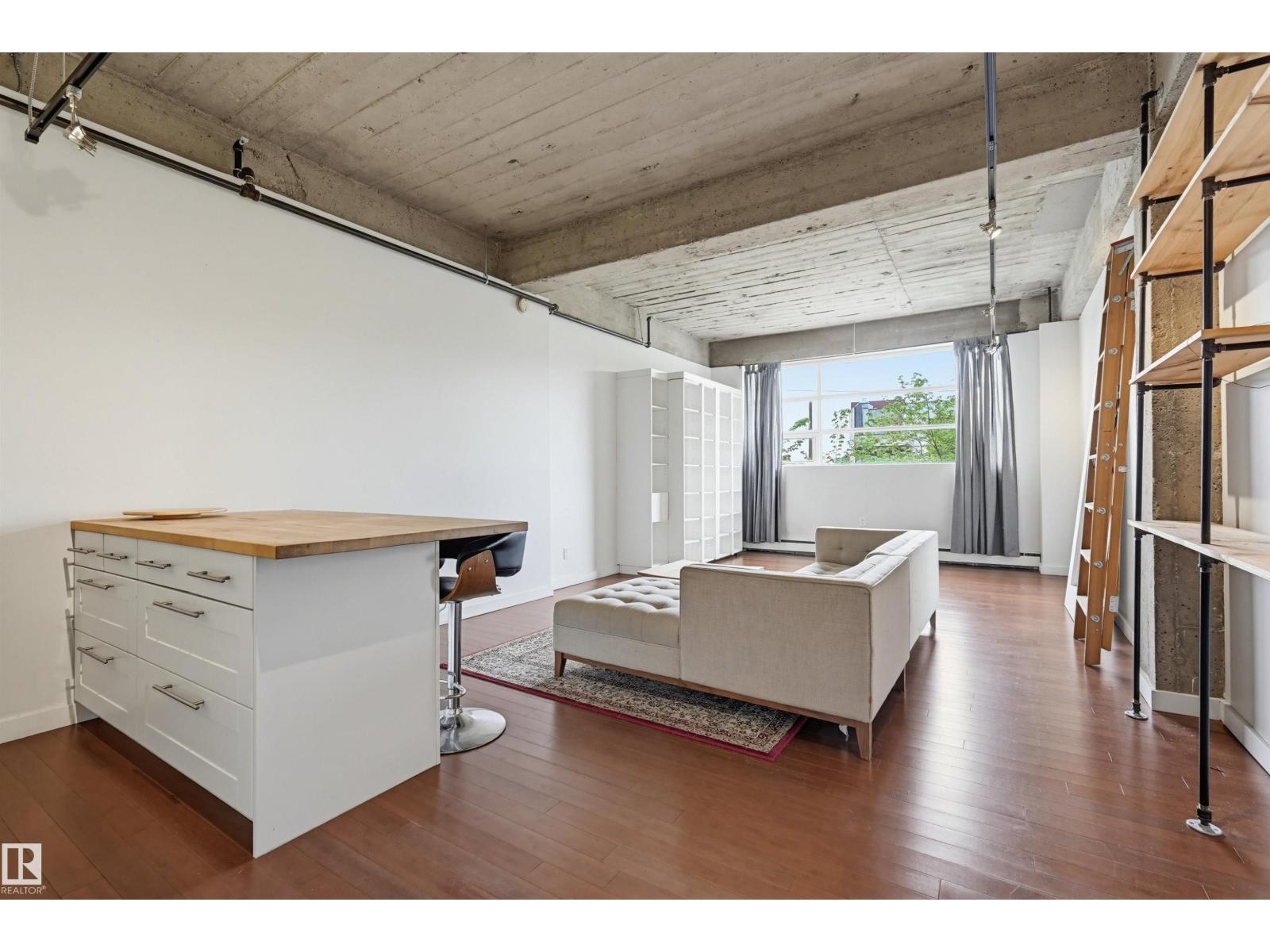 #204 10355 105 ST NW - 5