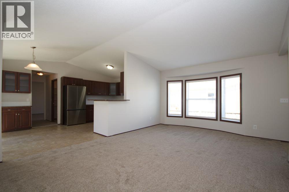 323 2 Street NW - photo 5