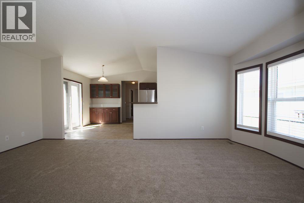 323 2 Street NW - photo 4