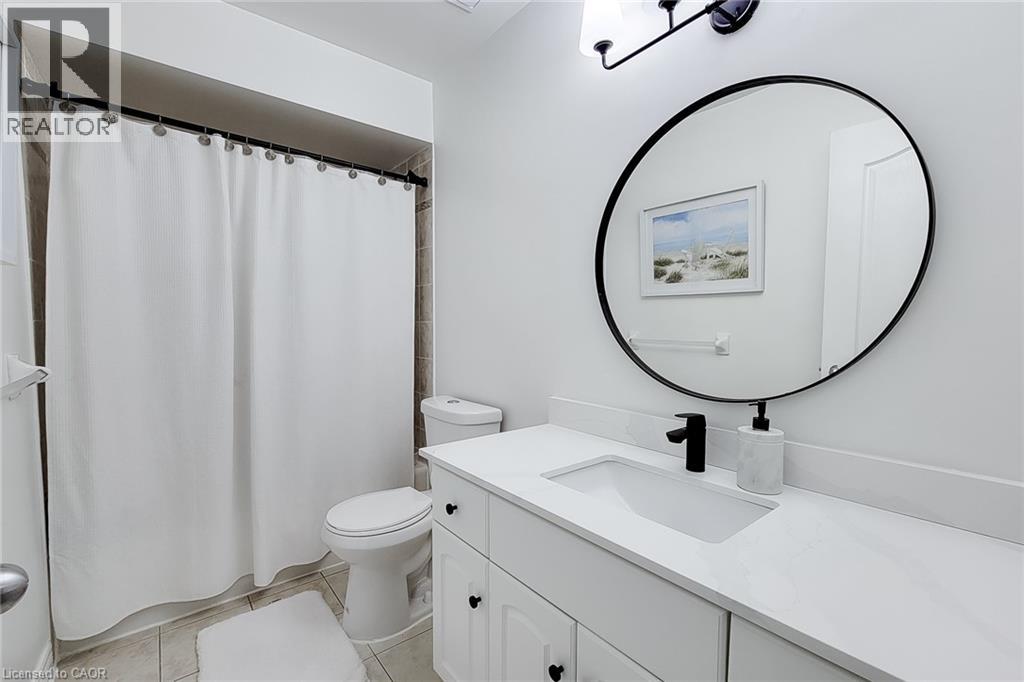 #2 232 STONEHENGE Drive - 32