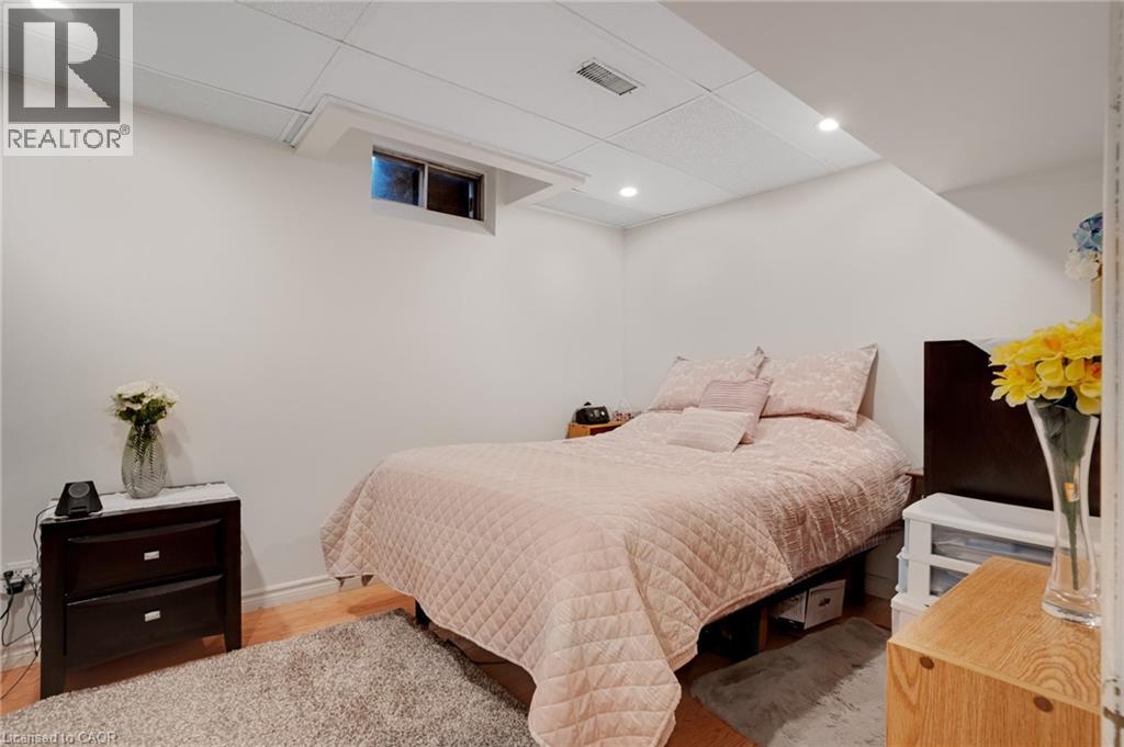 26 TELFER Court - 35