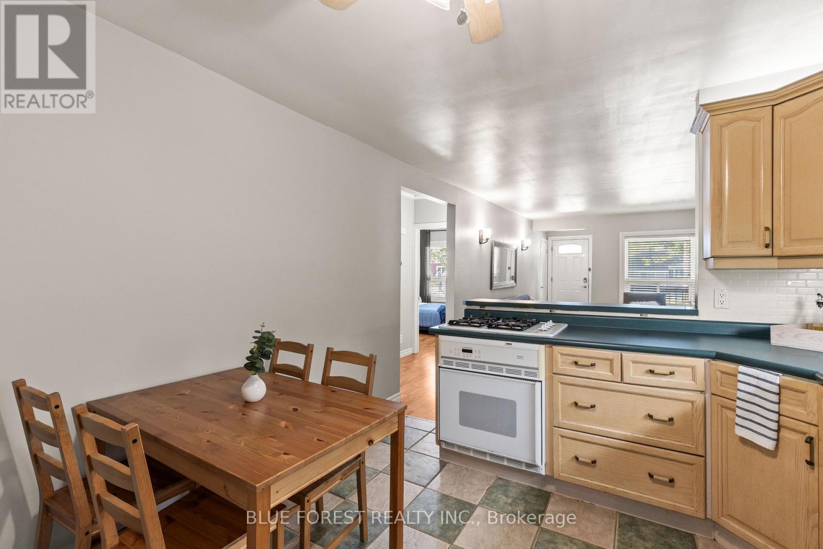 808 ADELAIDE STREET N - 11