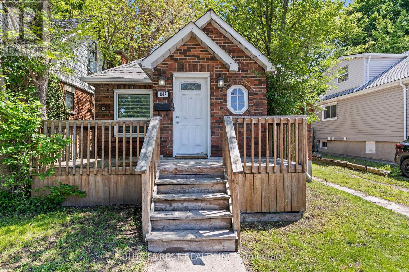 808 ADELAIDE STREET N - Image 2