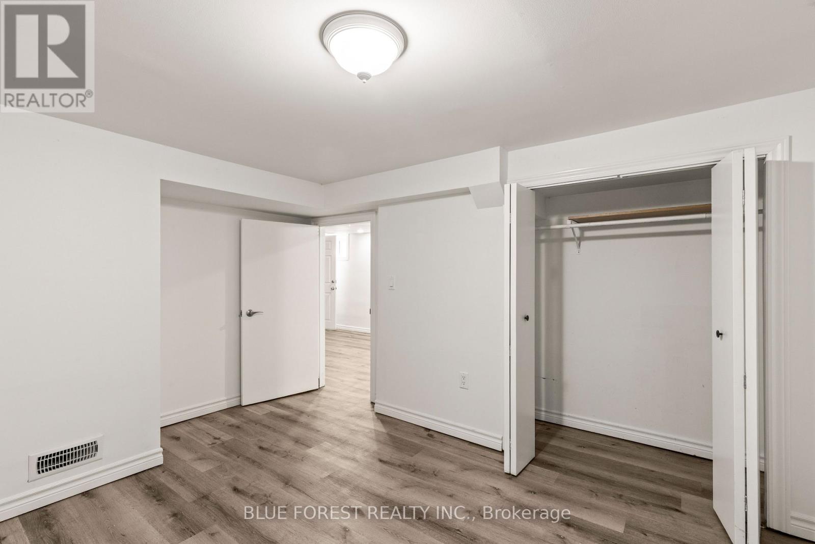 808 ADELAIDE STREET N - 25