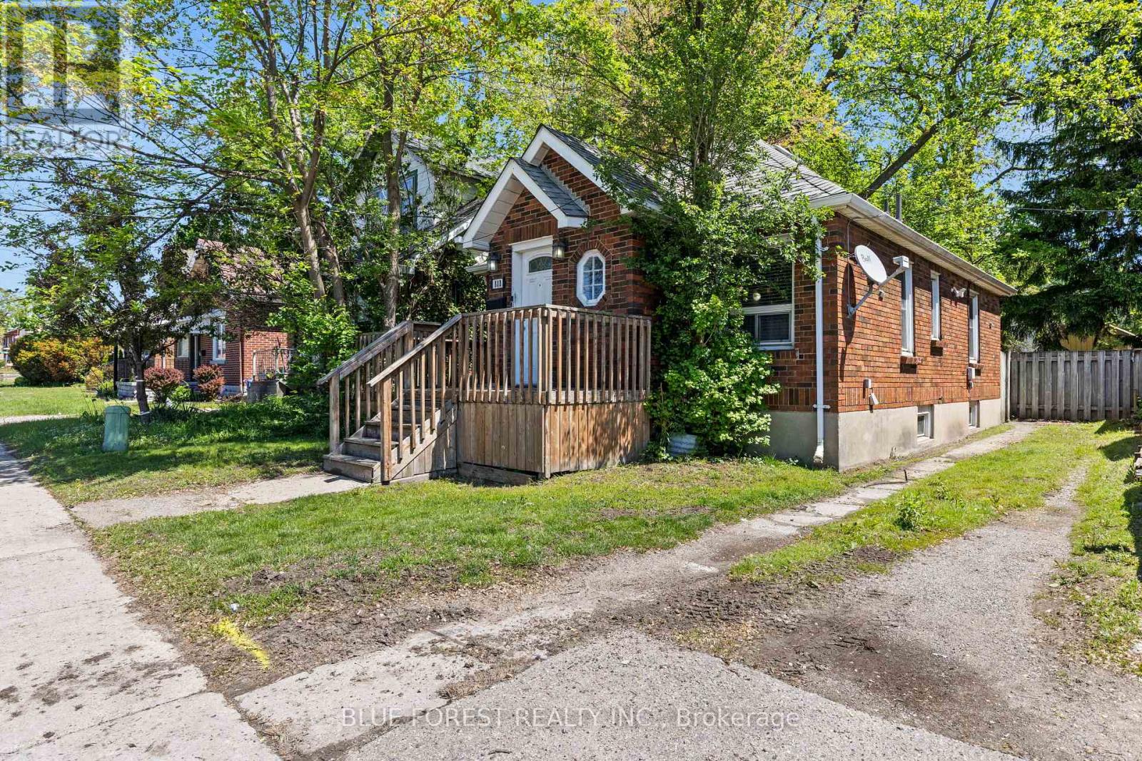 808 ADELAIDE STREET N - Image 3