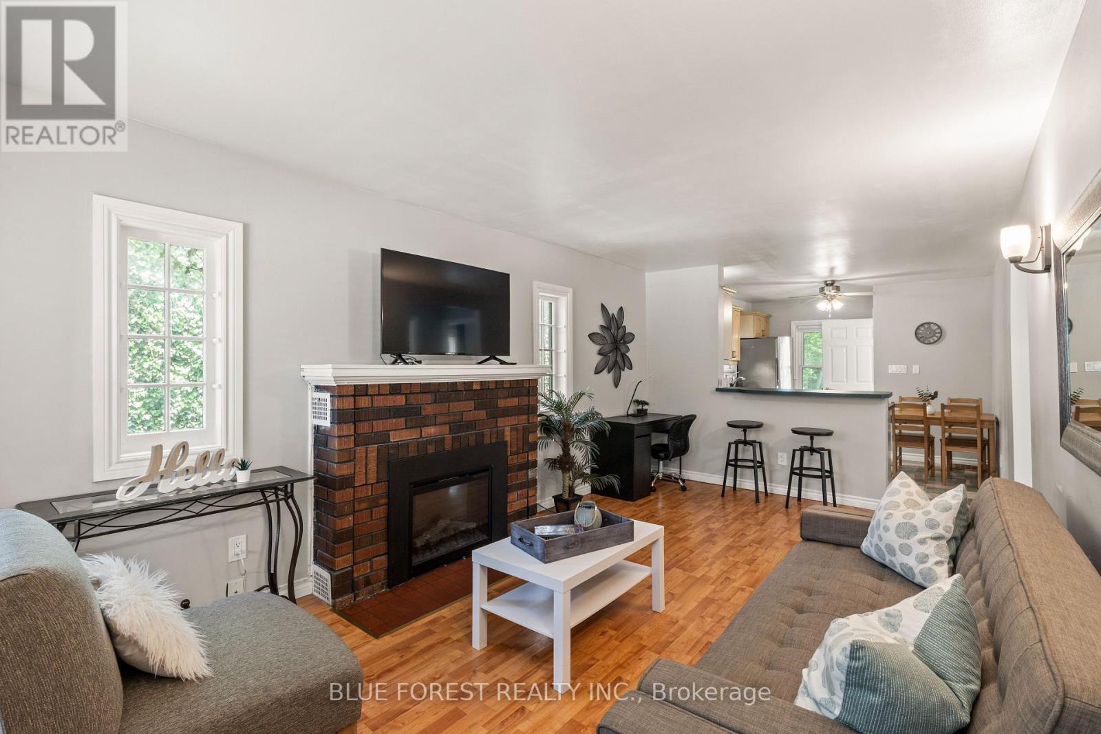 808 ADELAIDE STREET N - 6