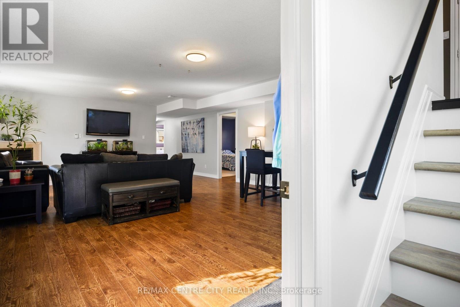 85 DONKER DRIVE - 25