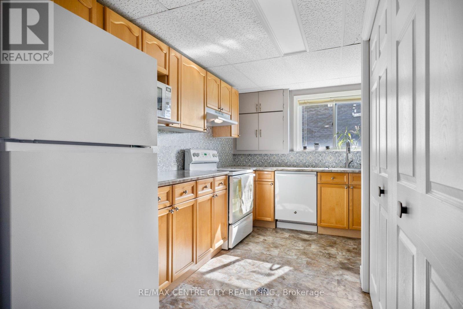 85 DONKER DRIVE - 28