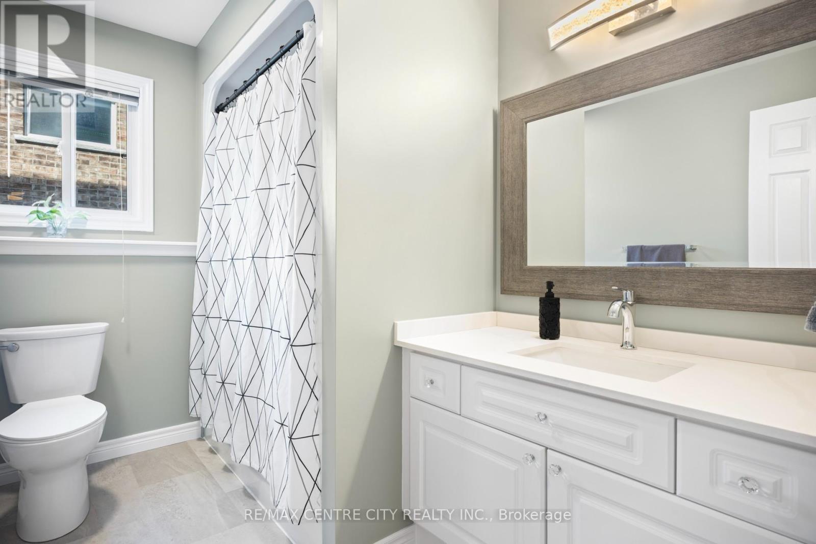 85 DONKER DRIVE - 33