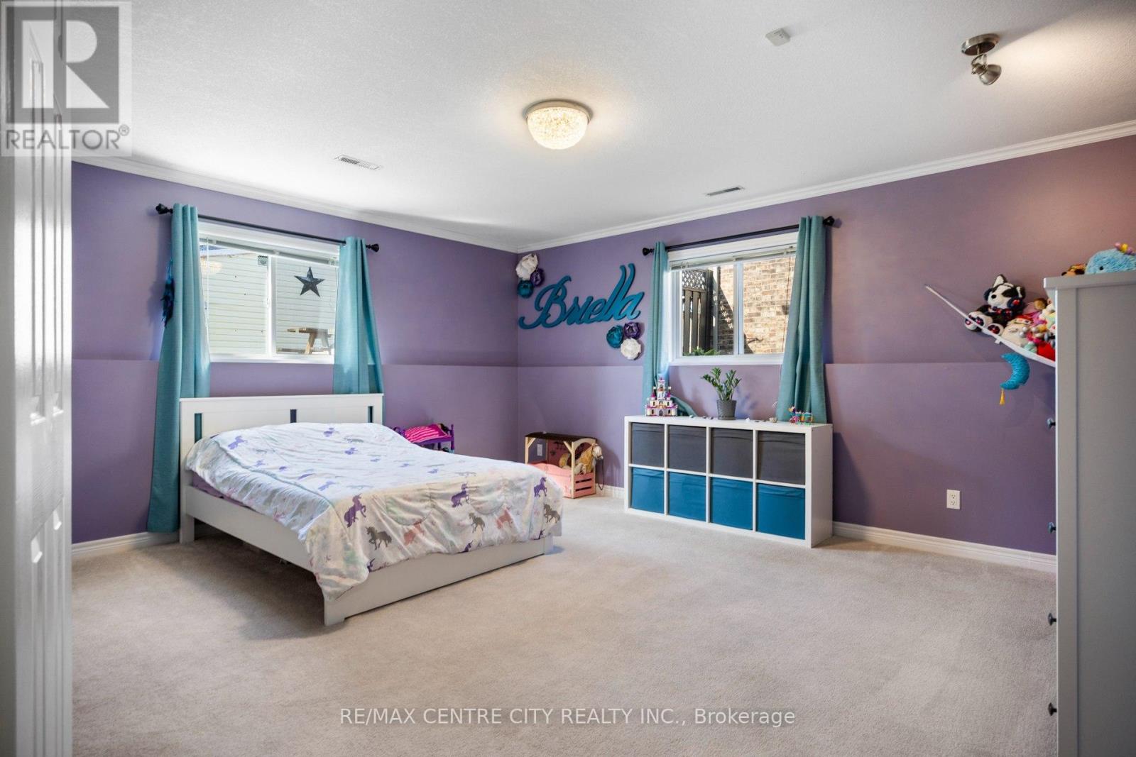85 DONKER DRIVE - 34