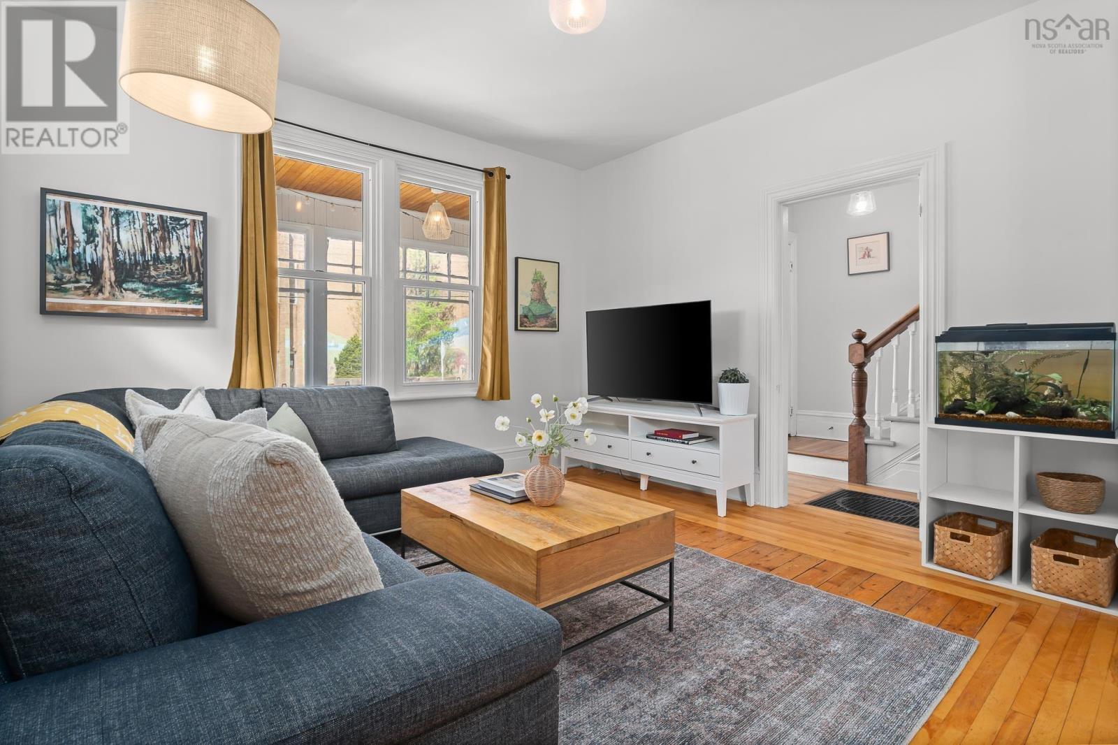 Property 34 of 50 of 9 Hawthorne Street