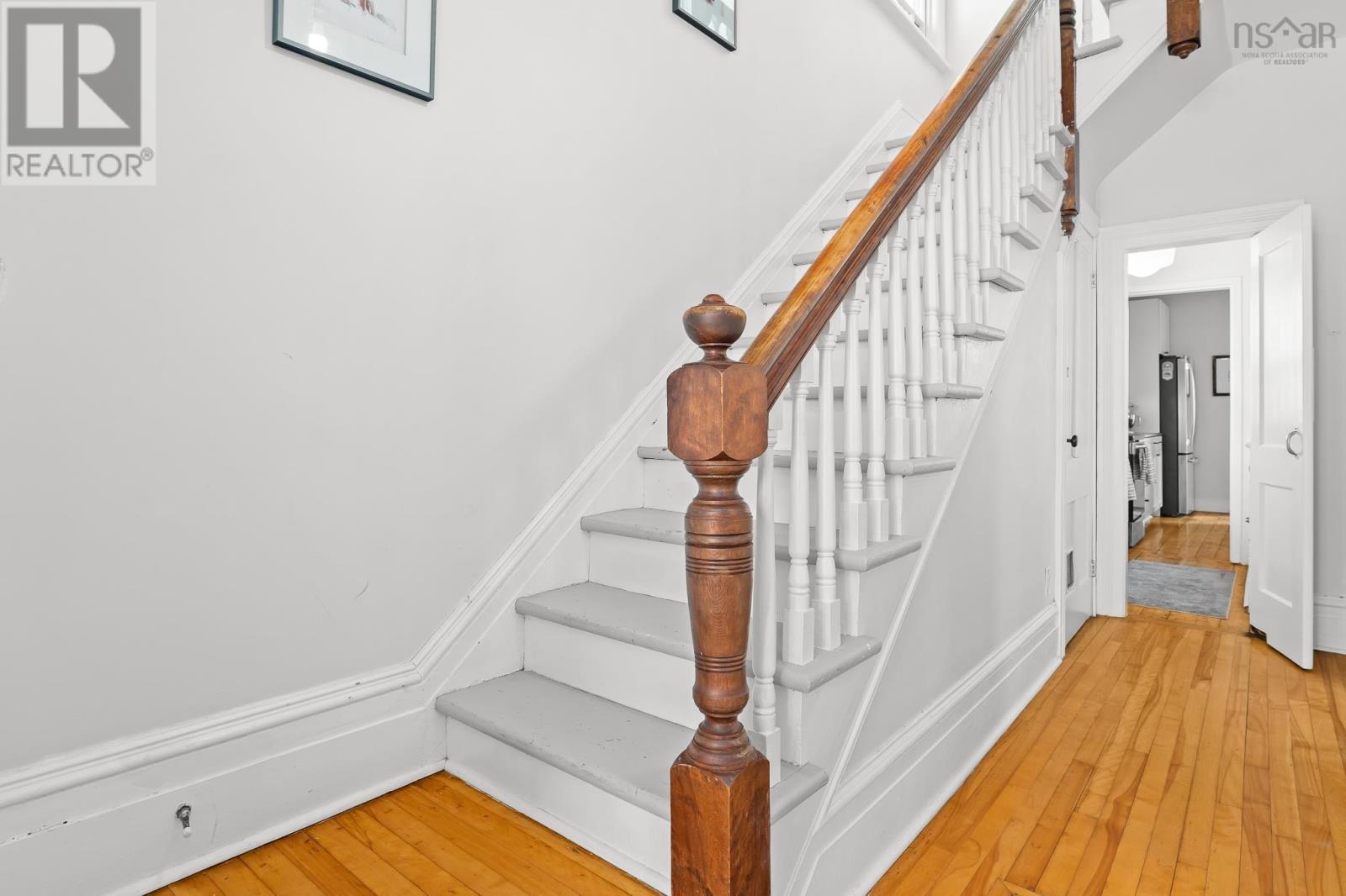 Property 33 of 50 of 9 Hawthorne Street