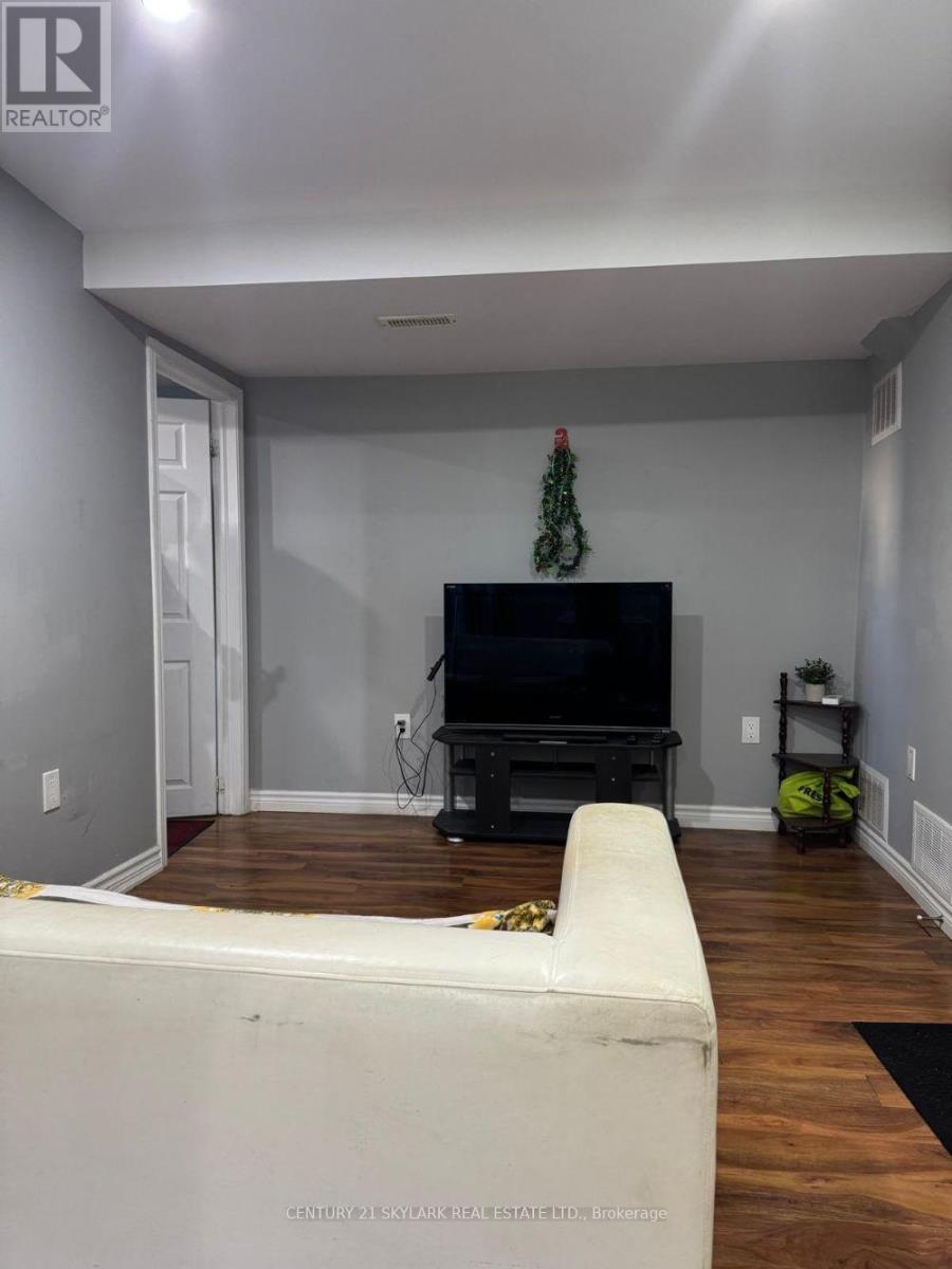 44 SHARON COURT - 41