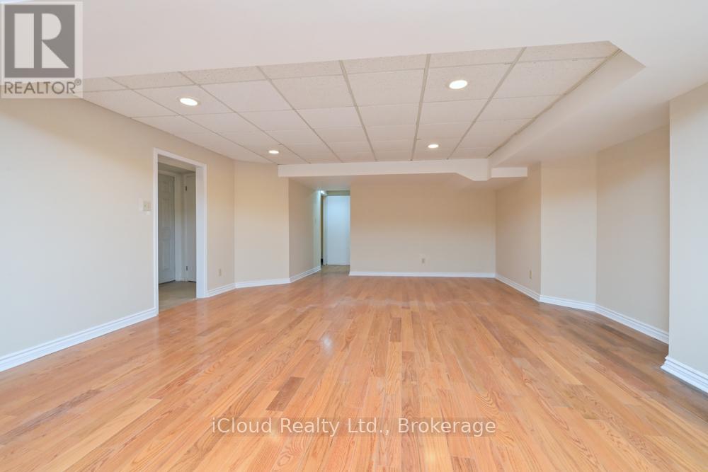 114 KENPARK AVENUE - 34