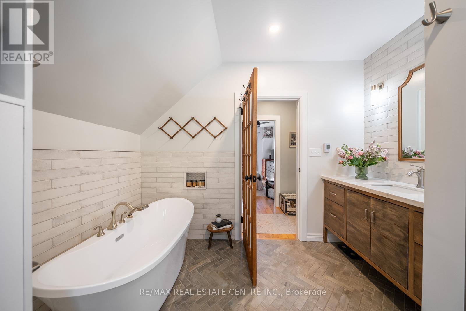 61 MILL STREET - 37