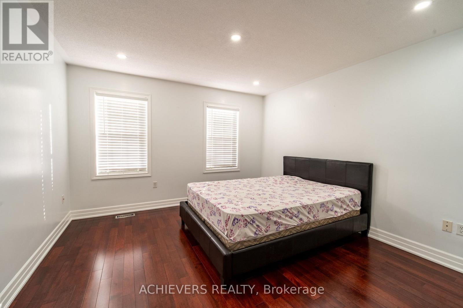19 THRUSHWOOD DRIVE - 31