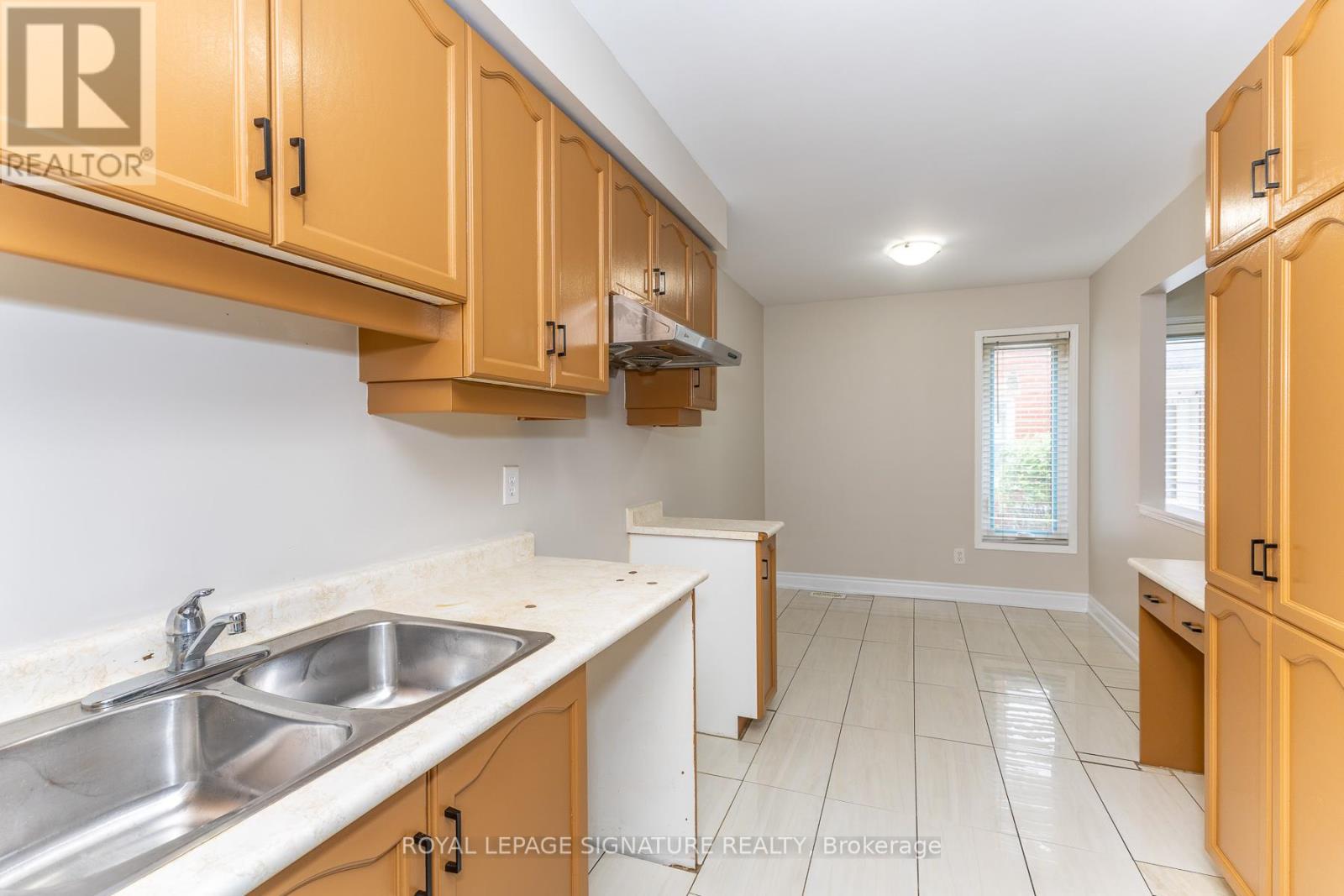 60 BLUE SPRUCE STREET - 20