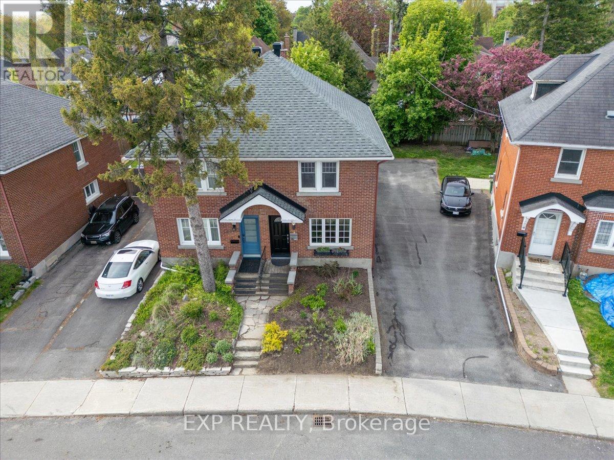 46 KINNEAR STREET - 42