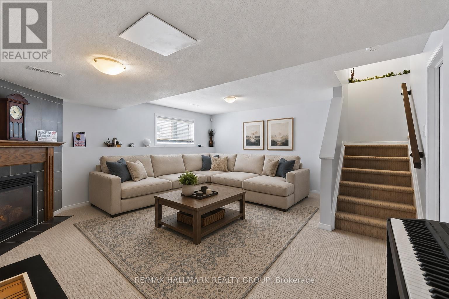 369 ROLLING MEADOW CRESCENT - 38