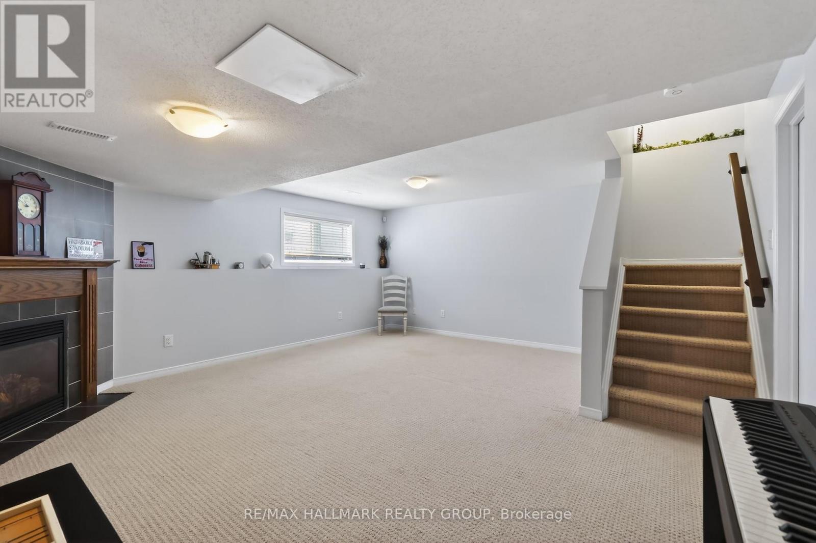 369 ROLLING MEADOW CRESCENT - 39