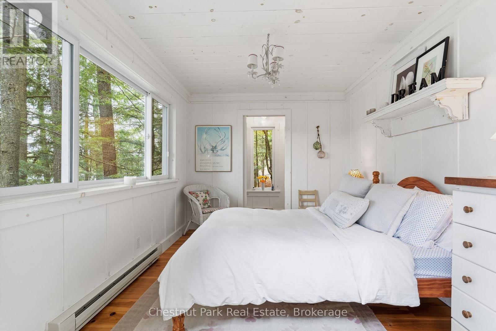 ##8 1086 PENNWOOD ROAD - 35
