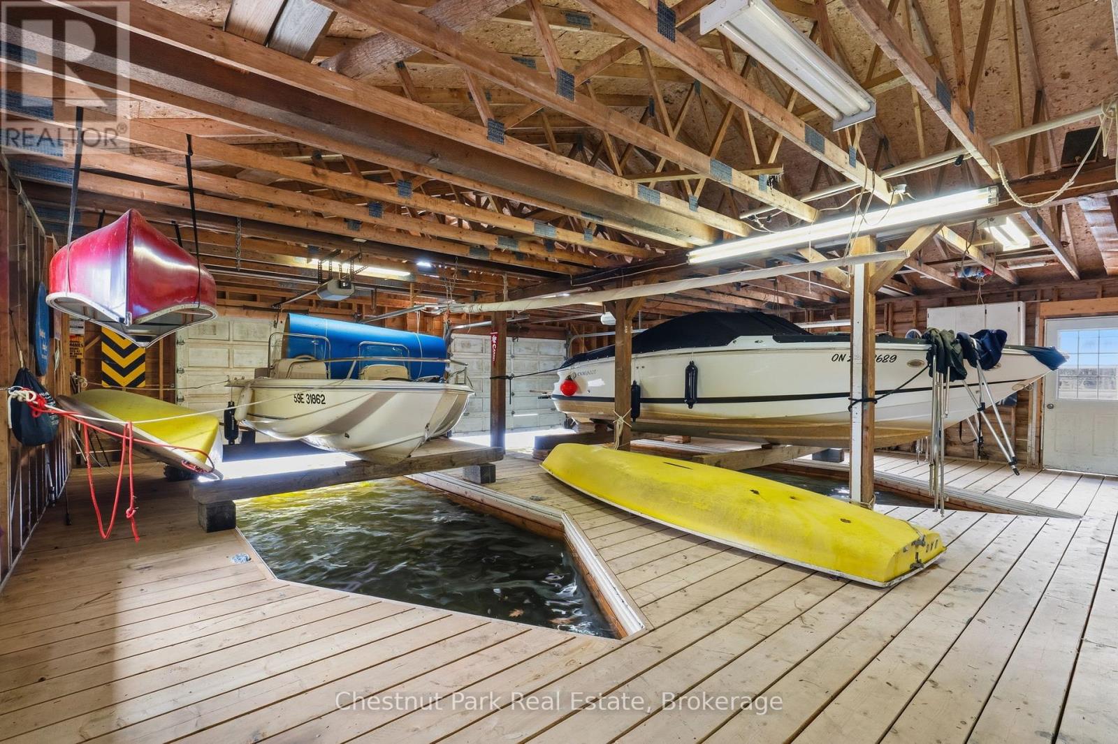 ##8 1086 PENNWOOD ROAD - 40