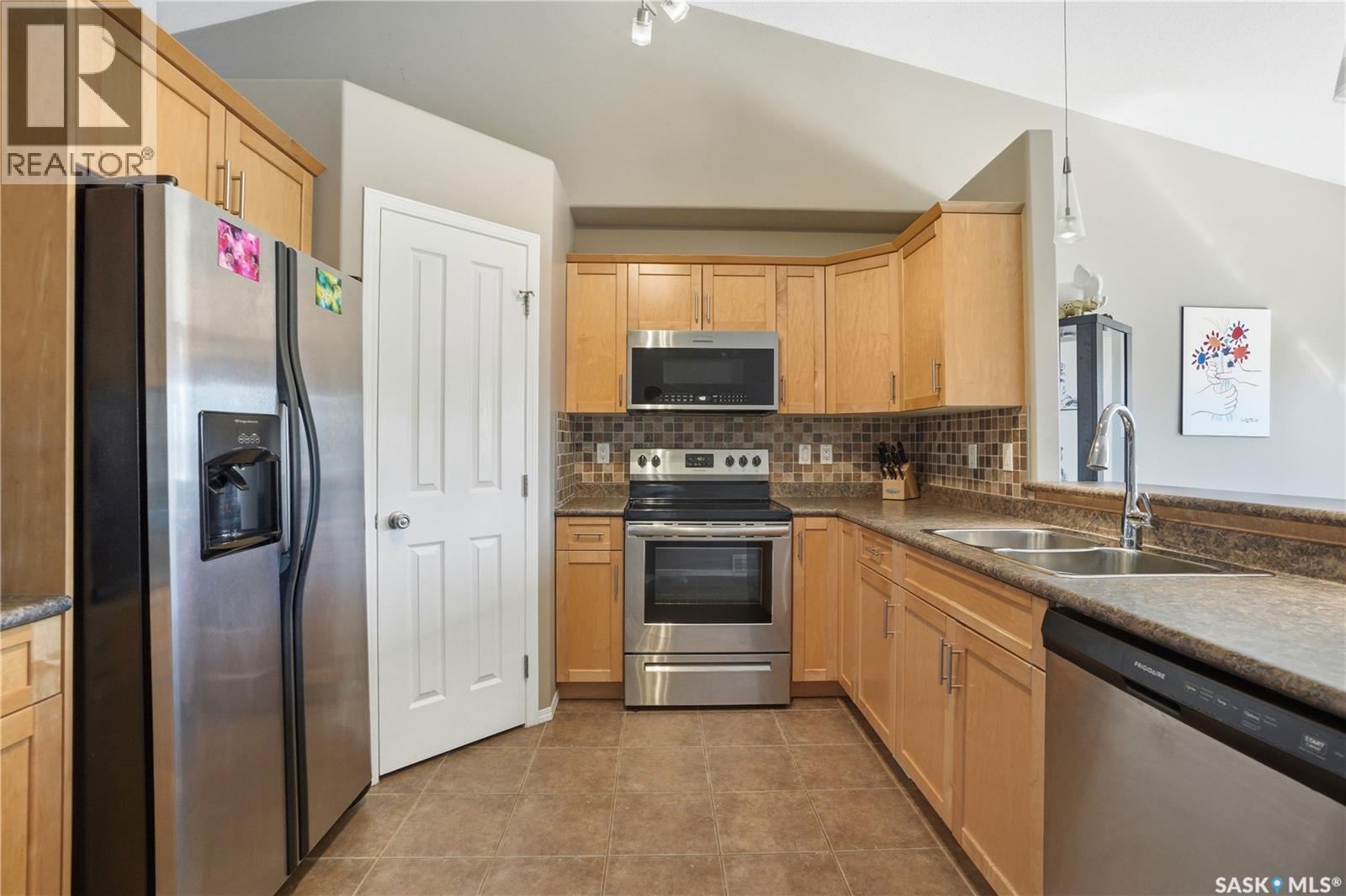 114 Fawcett CRESCENT - 8