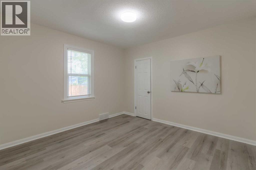 742 5 Street S - 28