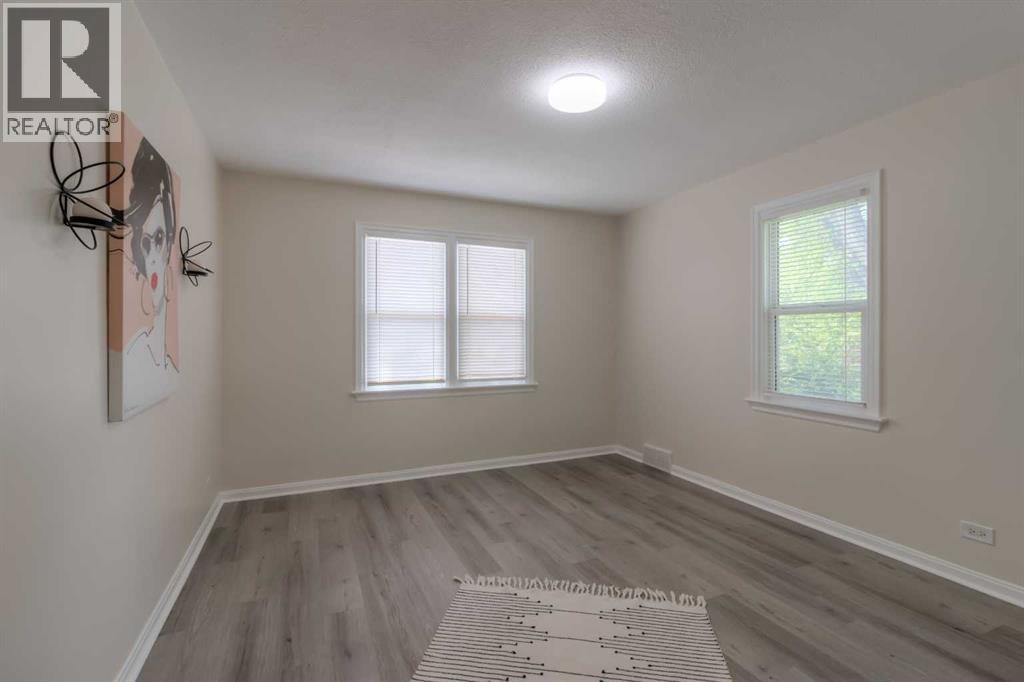 742 5 Street S - 26