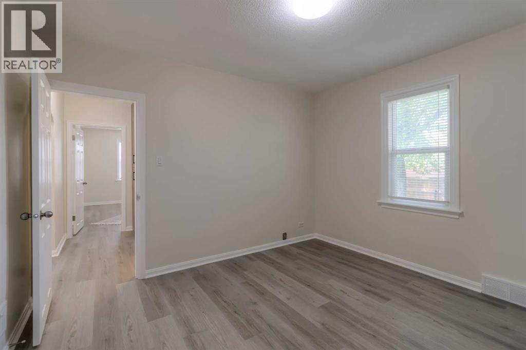 742 5 Street S - 29