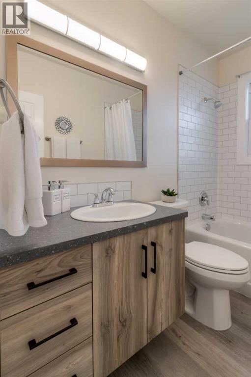 742 5 Street S - 31