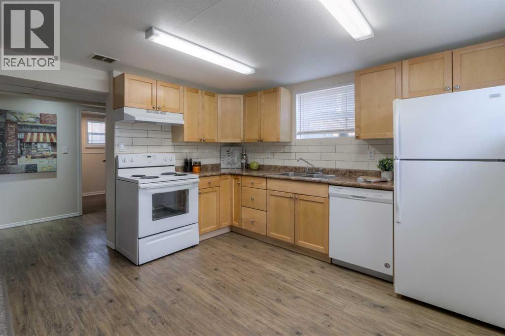 742 5 Street S - 37