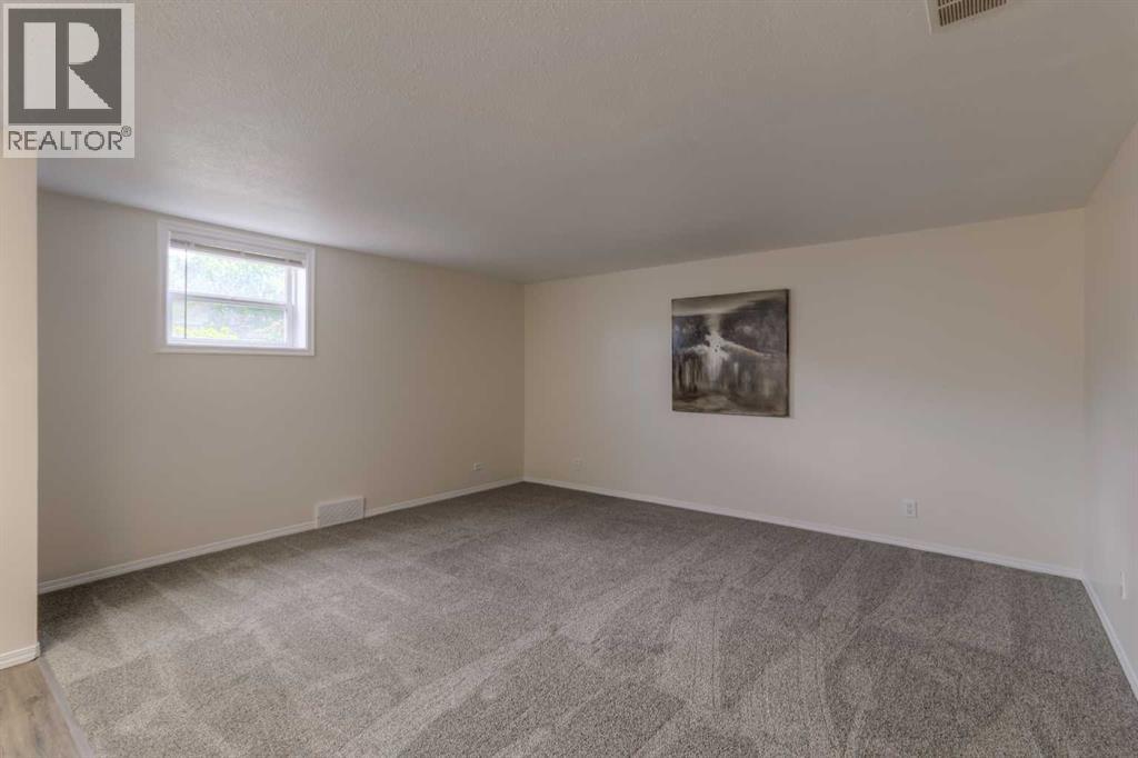 742 5 Street S - 39