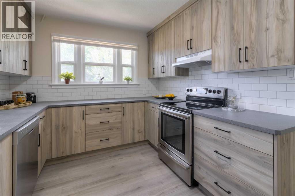 742 5 Street S - 22