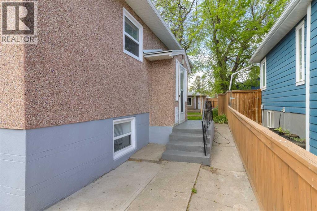 742 5 Street S - 5