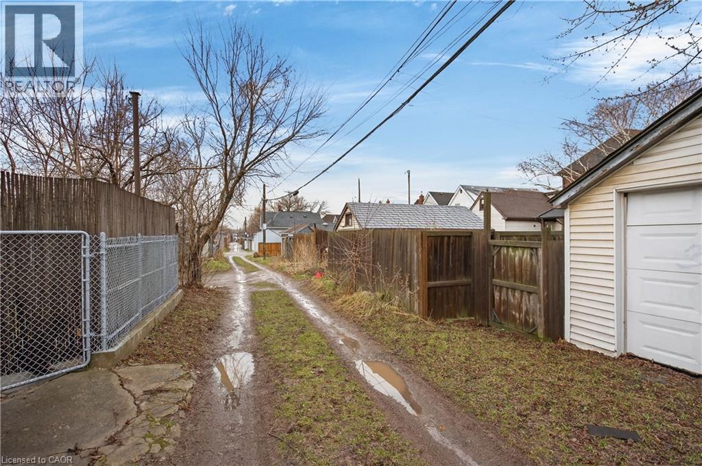 209 GLENDALE Avenue N - 42