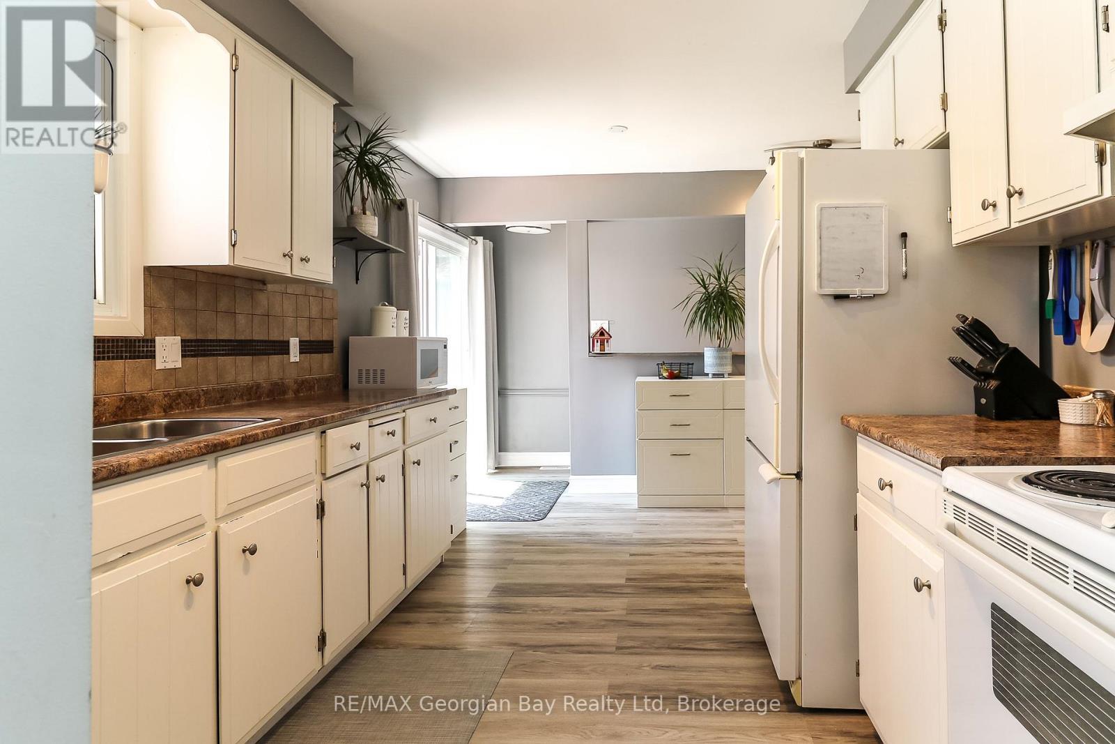 1007 GLEN MHOR CRESCENT - 14