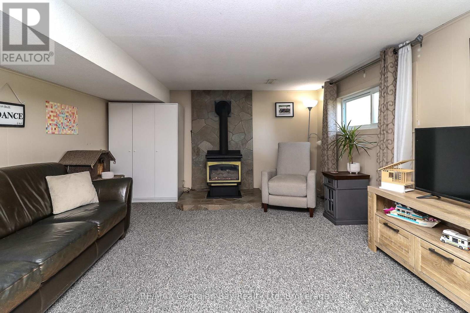 1007 GLEN MHOR CRESCENT - 24