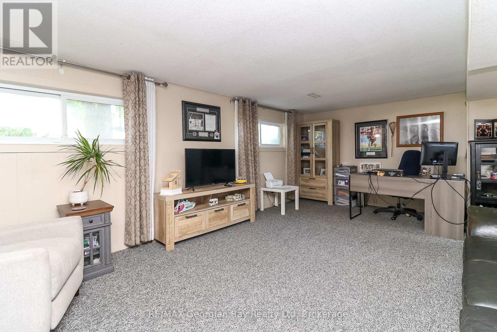 1007 GLEN MHOR CRESCENT - 25