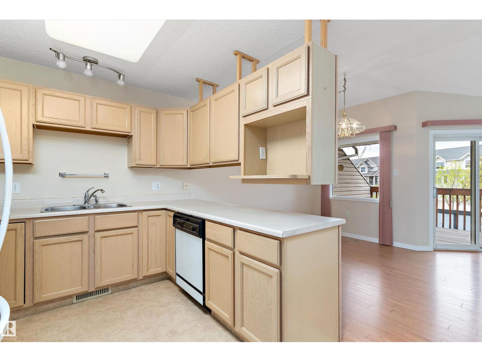 #27 13217 155 AV NW - 11