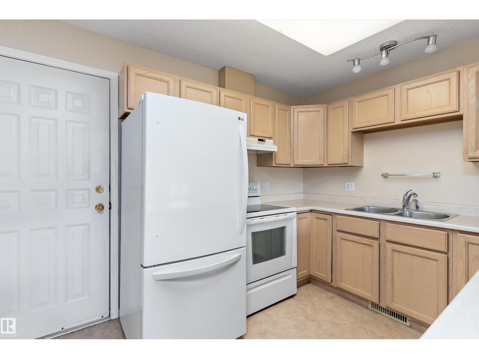 #27 13217 155 AV NW - 12