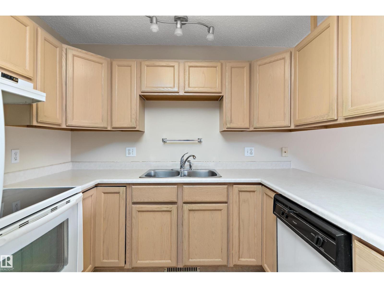 #27 13217 155 AV NW - 13
