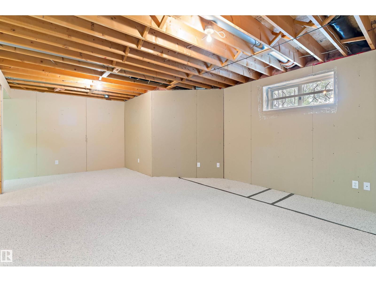 #27 13217 155 AV NW - 25