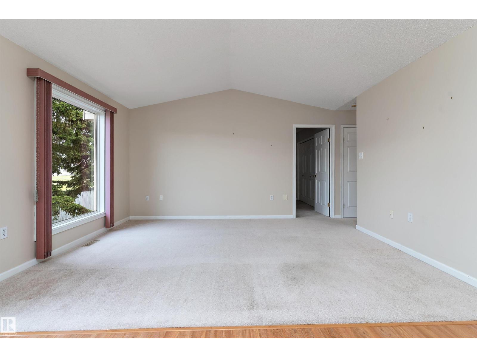 #27 13217 155 AV NW - 4