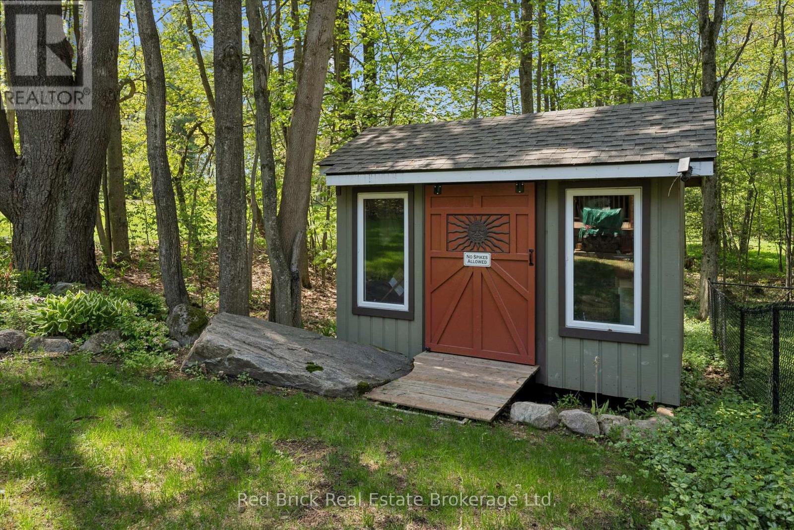24 SOUTH MUSKOKA DRIVE - 37