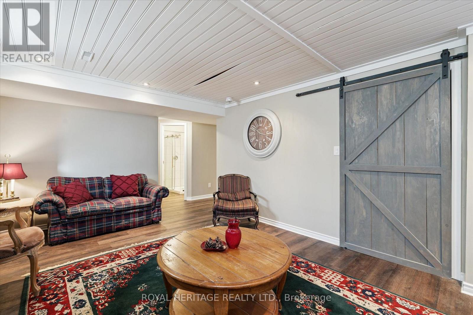3074 EMPEROR DRIVE - 33